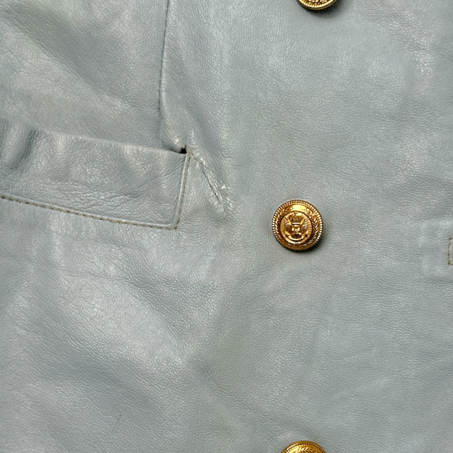 BLAZER CRUZADO EN CUERO