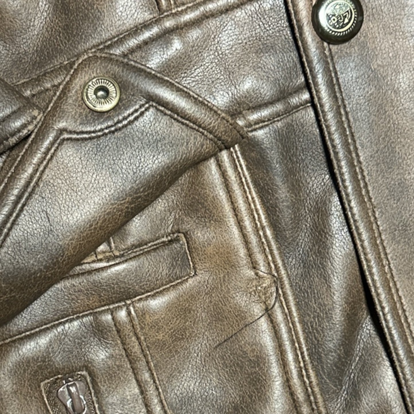 CHAQUETA CUERO 4 BOLSILLOS